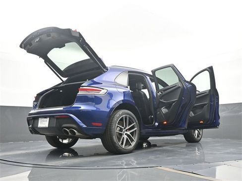 Certified 2023 Porsche Macan S image 27