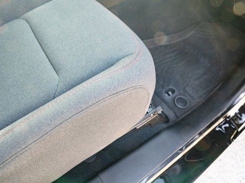 Certified 2024 Jeep Gladiator Rubicon w/ Technology Group image 41