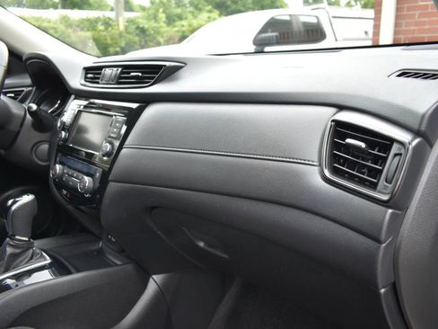 Used 2019 Nissan Rogue SV AWD/4WD image 22