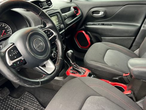 Used 2017 Jeep Renegade Trailhawk image 12