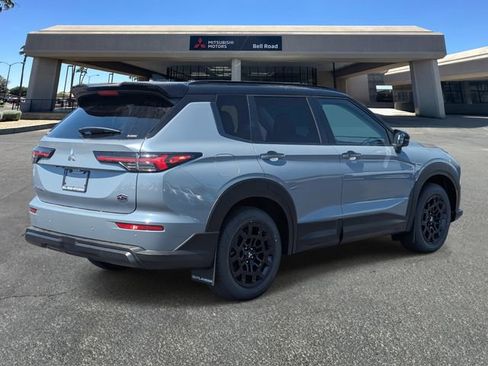 New 2025 Mitsubishi Outlander Trail Edition image 3