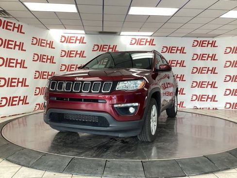 Used 2020 Jeep Compass Latitude w/ Cold Weather Group AWD/4WD image 3