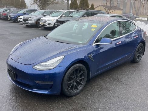 Used 2019 Tesla Model 3 Standard Range Plus image 2