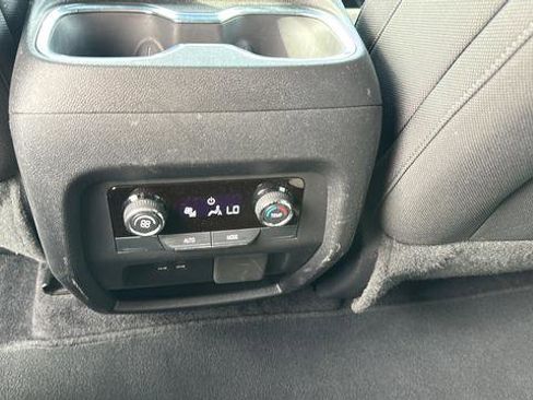 Used 2024 Chevrolet Traverse LT AWD/4WD image 23