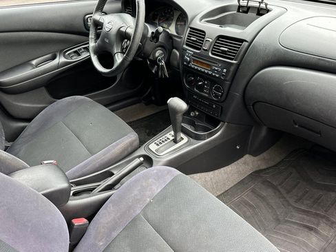 Used 2006 Nissan Sentra SE-R w/ (J01) Sunroof Pkg FWD image 16