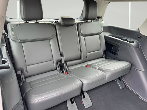 New 2025 Ford Expedition Active image 29