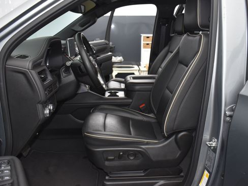 Used 2024 GMC Yukon SLT image 23