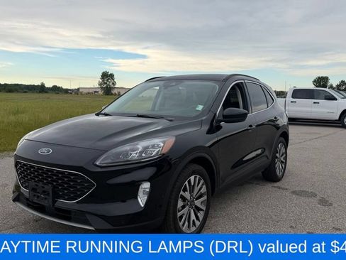 Used 2022 Ford Escape Titanium AWD/4WD image 3