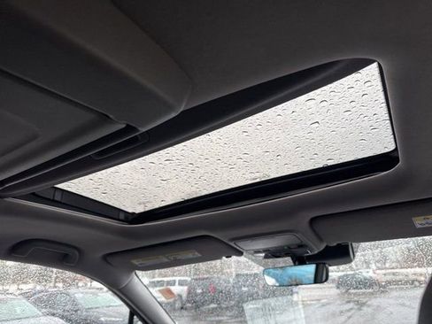 Used 2022 Honda Pilot Touring image 18