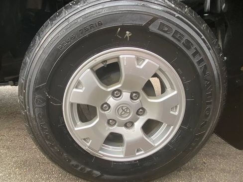 Used 2010 Toyota Tacoma PreRunner RWD image 23