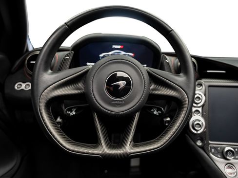 Used 2022 McLaren 720S Performance RWD image 32