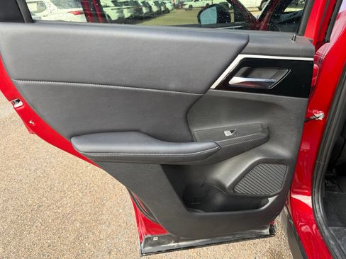 Used 2024 Mitsubishi Outlander SE FWD image 15