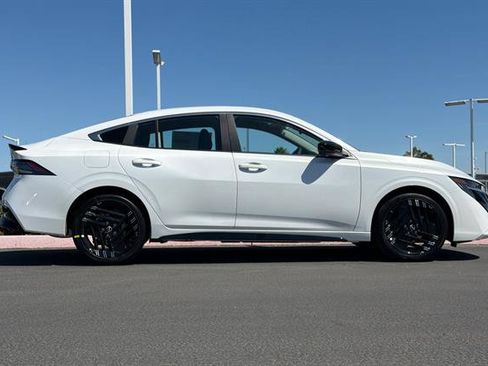 New 2027 Nissan Sentra SR w/ Floor Mat Package FWD image 3