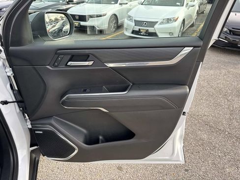 Used 2025 GMC Acadia Elevation image 14