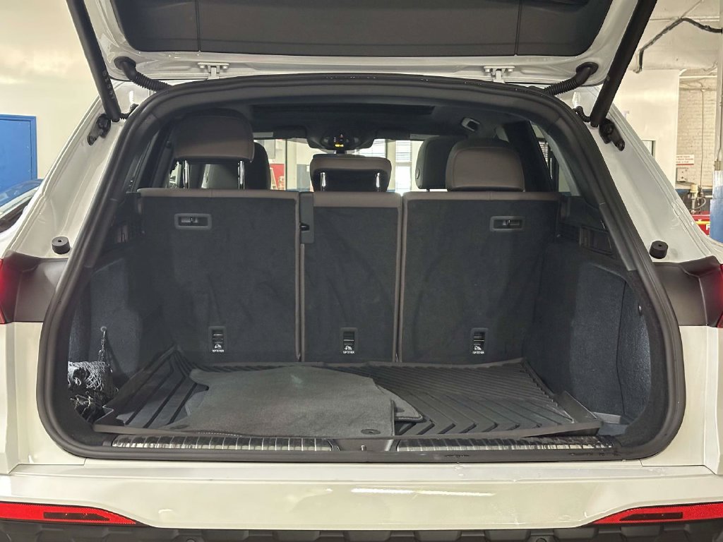 Used 2025 Audi Q5 Premium w/ Convenience Package AWD/4WD image 31
