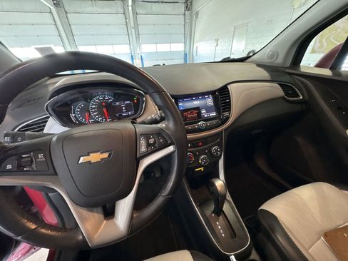 Used 2020 Chevrolet Trax LT w/ Driver Confidence Package image 11