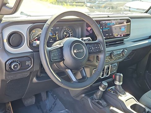 Used 2024 Jeep Wrangler Unlimited Sport AWD/4WD image 25