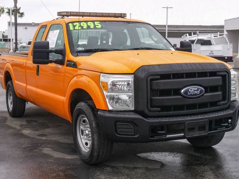 Used 2012 Ford F250 XL w/ Camper Pkg RWD image 3