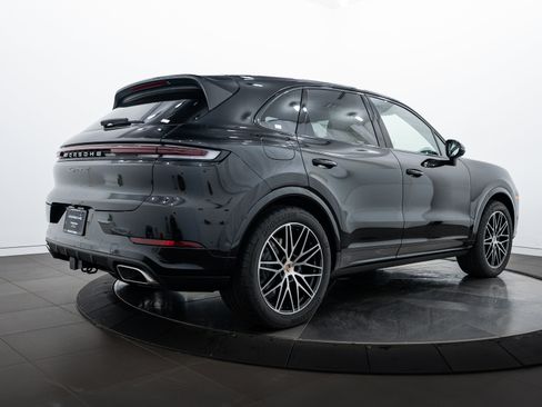 Certified 2025 Porsche Cayenne image 7