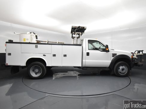 Used 2009 Ford F550 2WD Regular Cab Super Duty image 45