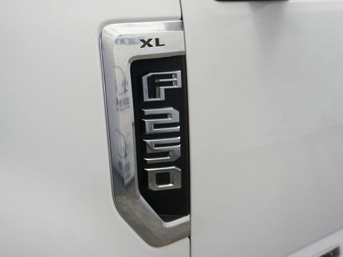 Used 2019 Ford F250 XL w/ Power Equipment Group image 21