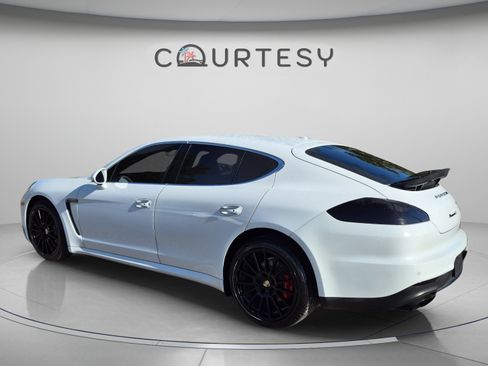 Used 2014 Porsche Panamera S RWD image 3