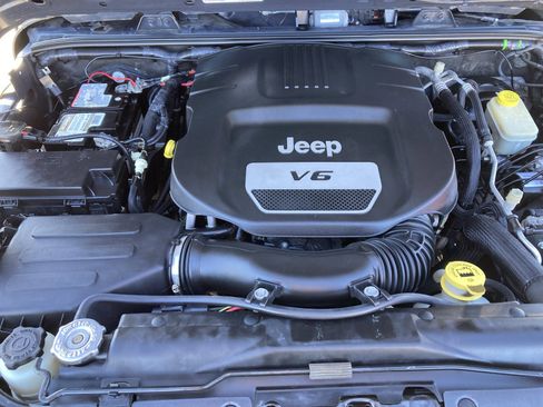 Used 2016 Jeep Wrangler Unlimited Sport image 40