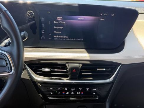 Certified 2024 Buick Encore GX Avenir AWD/4WD image 8
