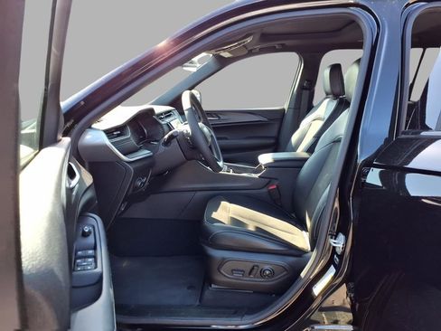 New 2025 Jeep Grand Cherokee L Altitude AWD/4WD image 22