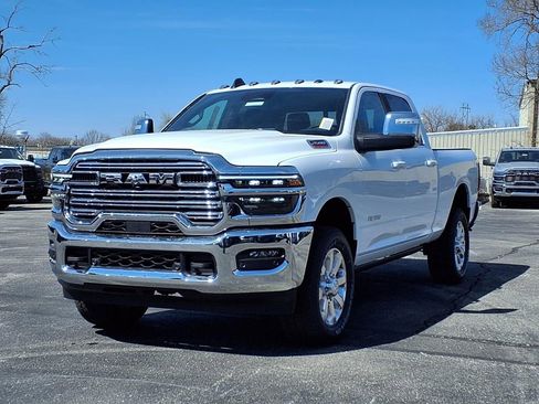 New 2026 RAM 2500 Laramie AWD/4WD image 2