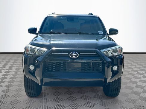 Used 2020 Toyota 4Runner SR5 image 2