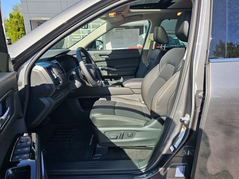 New 2026 Nissan Pathfinder SL AWD/4WD image 16