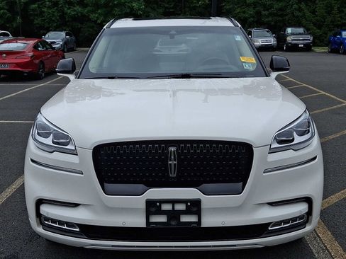 Used 2022 Lincoln Aviator Reserve w/ Equipment Group 201A AWD/4WD image 2