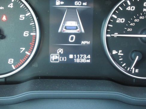 Used 2025 Subaru Forester Premium image 28