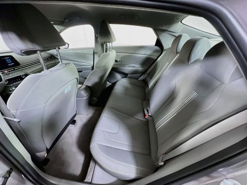 Used 2023 Hyundai Elantra SEL w/ Convenience Package FWD image 24