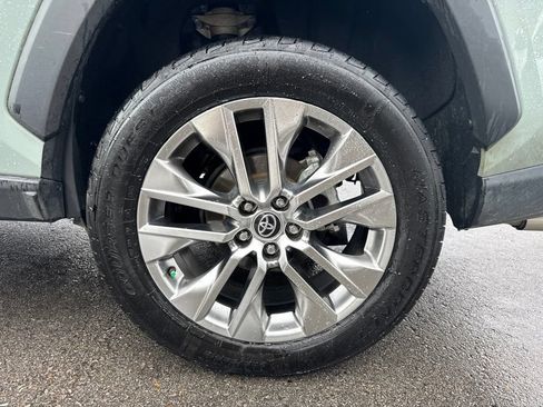 Used 2021 Toyota RAV4 XLE Premium FWD image 28