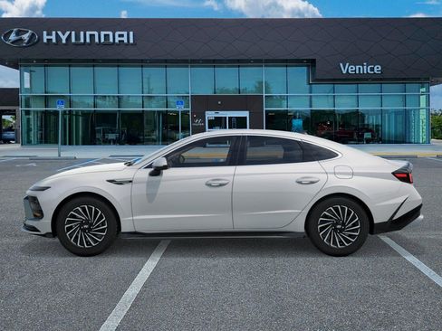 New 2026 Hyundai Sonata Limited FWD image 3