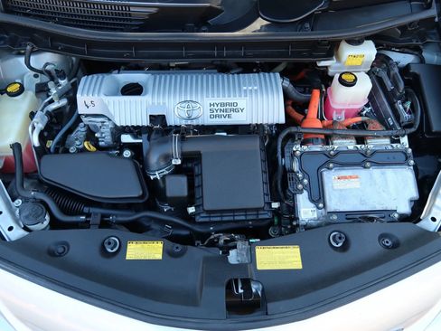 Used 2012 Toyota Prius V Five w/ Preferred Accessory Pkg FWD image 26