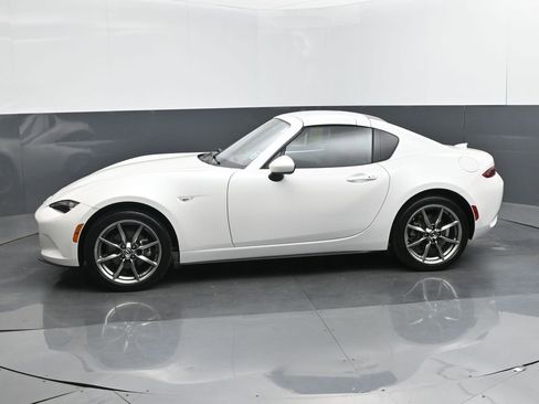 Used 2022 MAZDA MX-5 Miata RF Grand Touring image 2