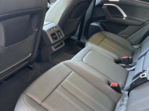 New 2025 Audi Q5 2.0T Premium Plus w/ Premium Plus image 9