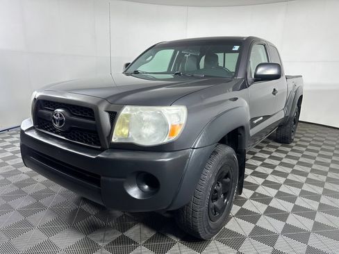 Used 2011 Toyota Tacoma 4x4 Access Cab w/ Convenience Pkg image 1