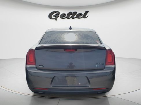 Used 2017 Chrysler 300 S w/ S Model Appearance Package RWD image 4