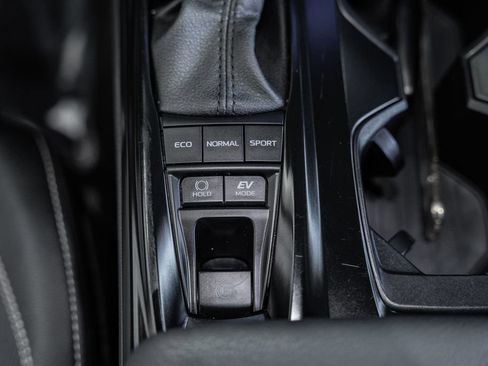 Used 2025 Toyota Camry SE image 23