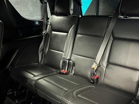 Used 2024 Chevrolet Tahoe Premier AWD/4WD image 24