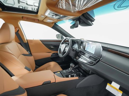 New 2025 Lexus ES 350 w/ Premium Package image 18