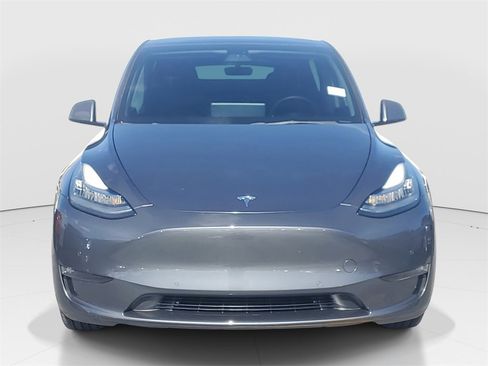 Used 2021 Tesla Model Y Long Range image 3