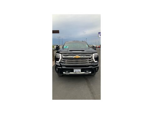 Used 2024 Chevrolet Silverado 3500 High Country w/ High Country Premium Package AWD/4WD image 3