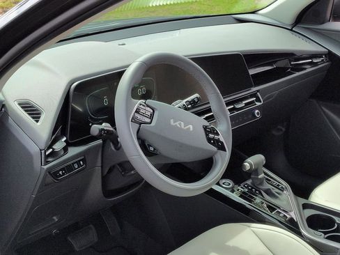 New 2026 Kia Niro EX FWD image 10