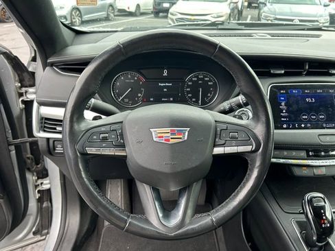 Used 2022 Cadillac XT4 Premium Luxury w/ Safety Alert Package AWD/4WD image 19