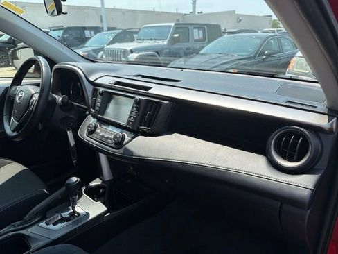 Used 2016 Toyota RAV4 XLE w/ Protection Package AWD/4WD image 28